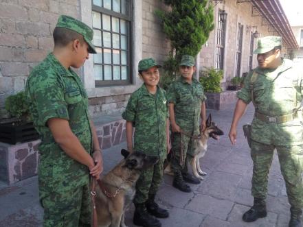 Juan Antonio, el pequeño soldado que enfrenta su primera batalla