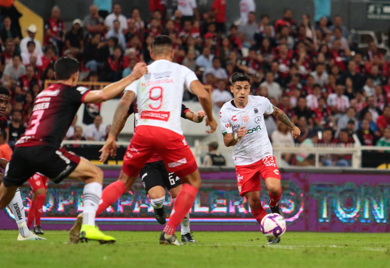 Necaxa derrota a Atlas y vuelve a asumir el liderato general