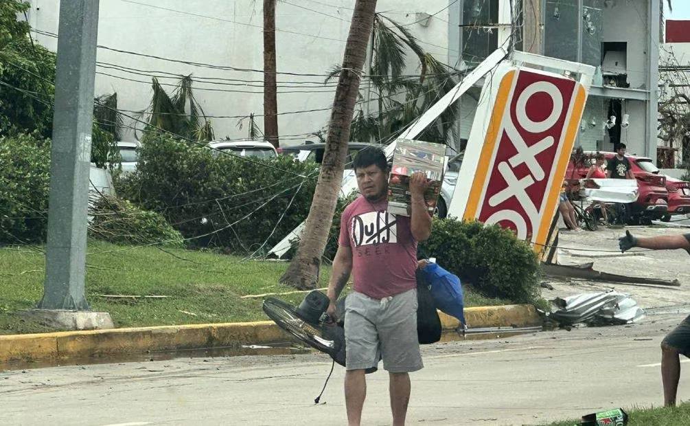 El presidente Andrés Manuel López Obrador informó este jueves que ya se aplica un plan para ayudar a la población afectada. Foto: Tomada de Azucena Uresti