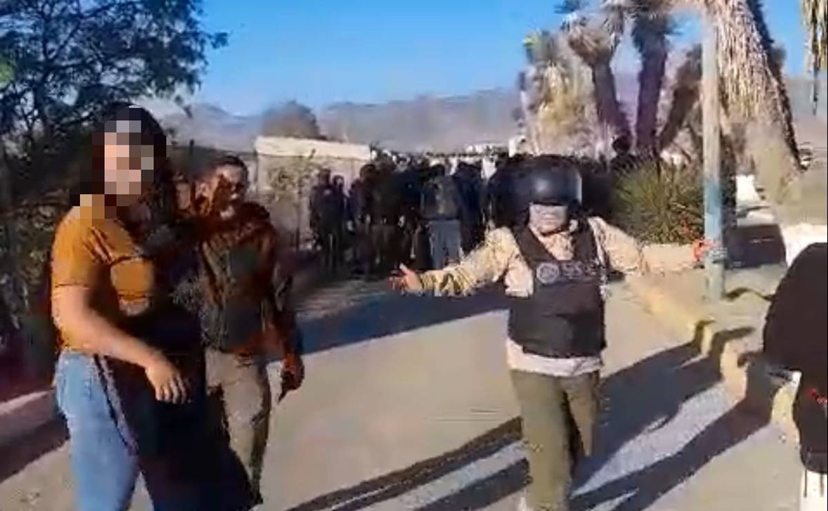 Familiares de internos se enfrentan a golpes con policías al exterior de penal de La Pila