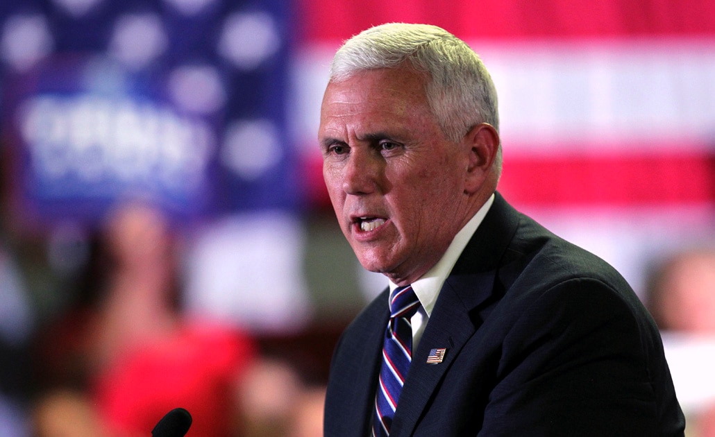 Mike Pence viajará el lunes a la frontera con México