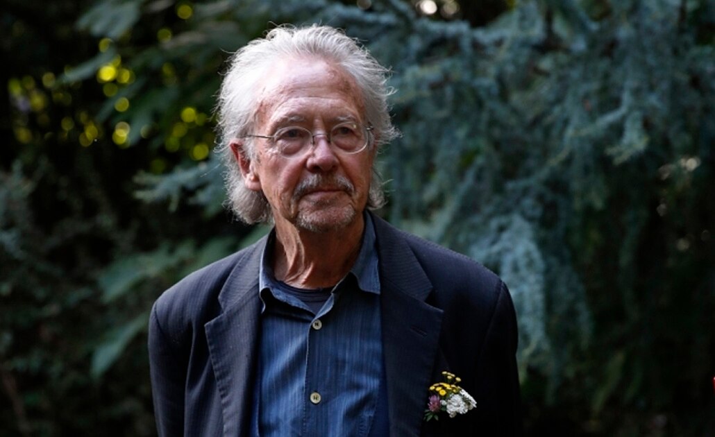 Tras polémica de Handke, Sarajevo pide a Estocolmo que condene al Nobel
