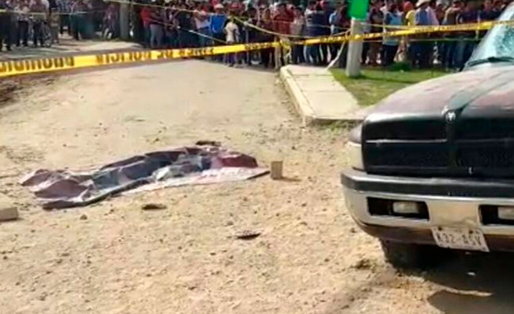 Prenden fuego a pareja acusada de robo de niños en Hidalgo