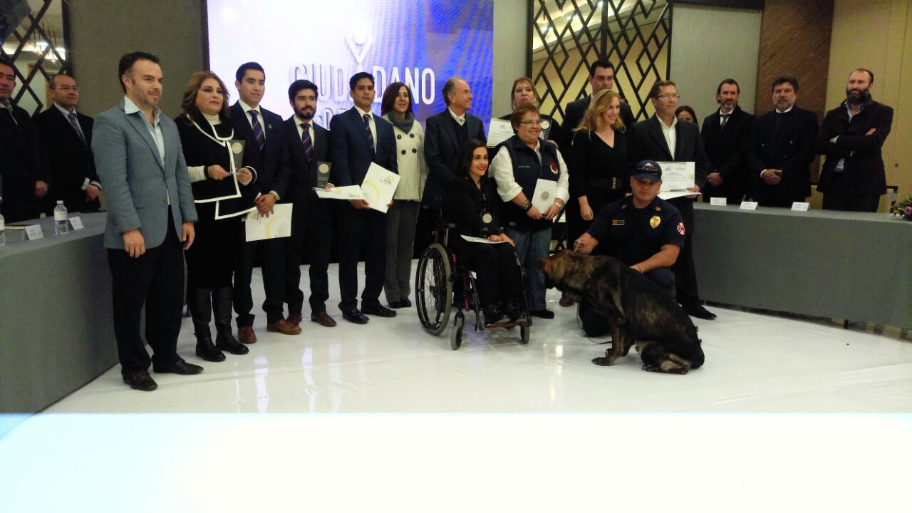  Grupo Salinas entrega reconocimiento "ciudadano del año"