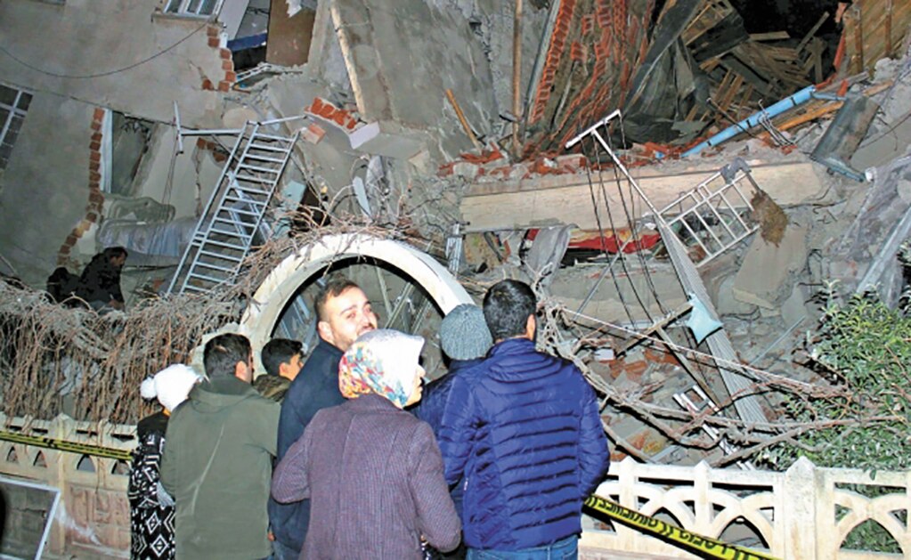 Sismo de 6.5 causa 19 muertes en Turquía 