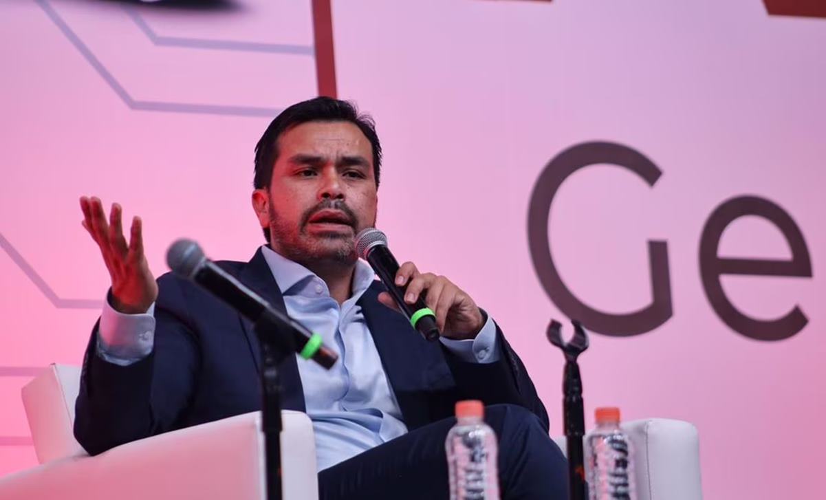 El político zacatecano manifestó encontrarse tranquilo pues prevé que MC ganará la impugnación ante el Tribunal Electoral. Foto: Hugo Salvador. EL UNIVERSAL