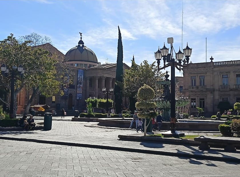 La plaza del Carmen de SLP ahora alberga al emblemático Teatro de la Paz. Foto: Jazmín Ramírez