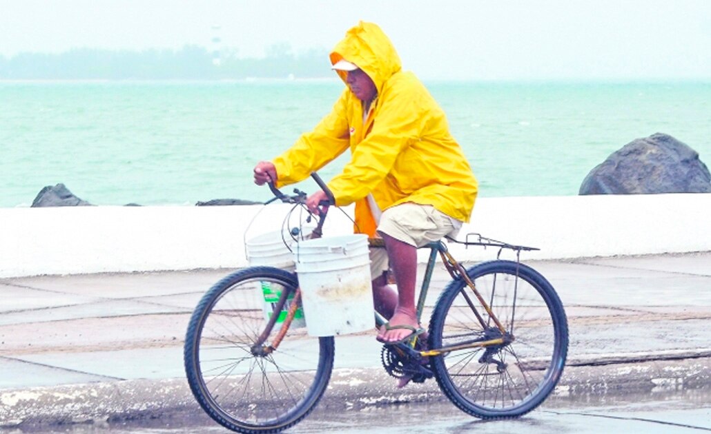 Se forma tormenta tropical Erich en el Pacífico; se espera que se convierta en huracán