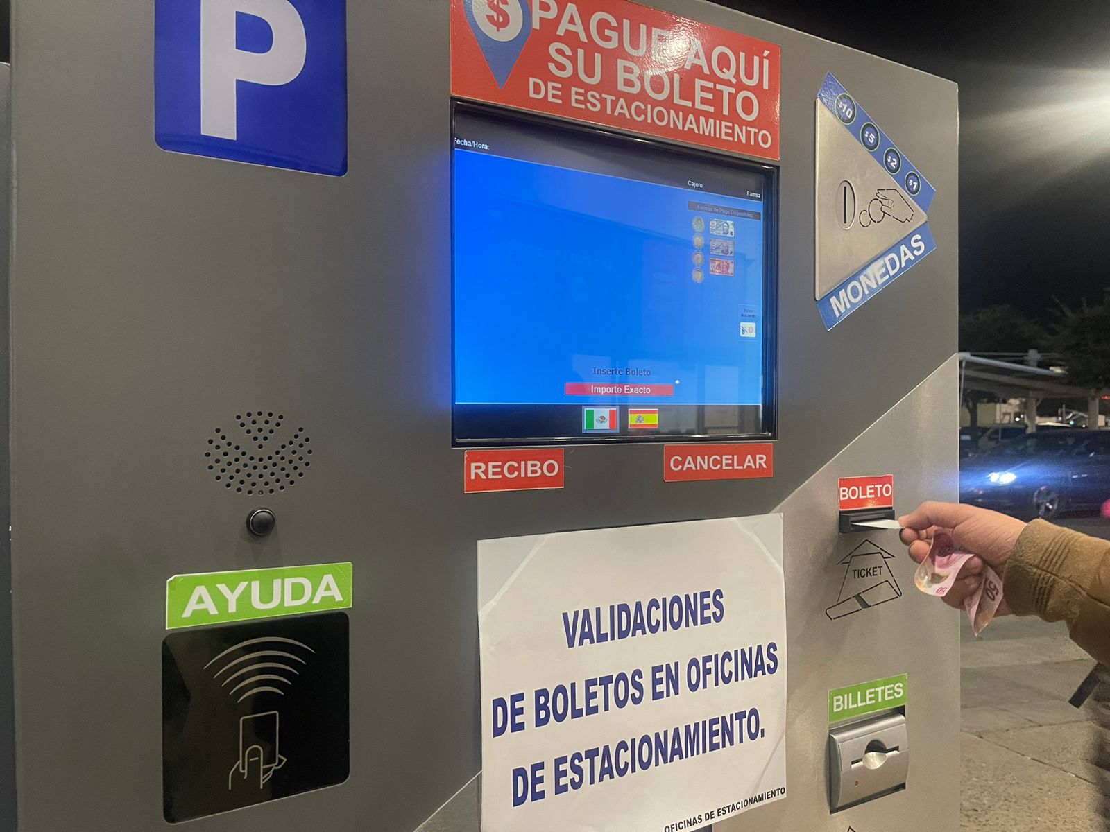 Plazas comerciales se amparan para continuar cobrando estacionamiento en SLP. Foto: Nancy Lizet Hernández