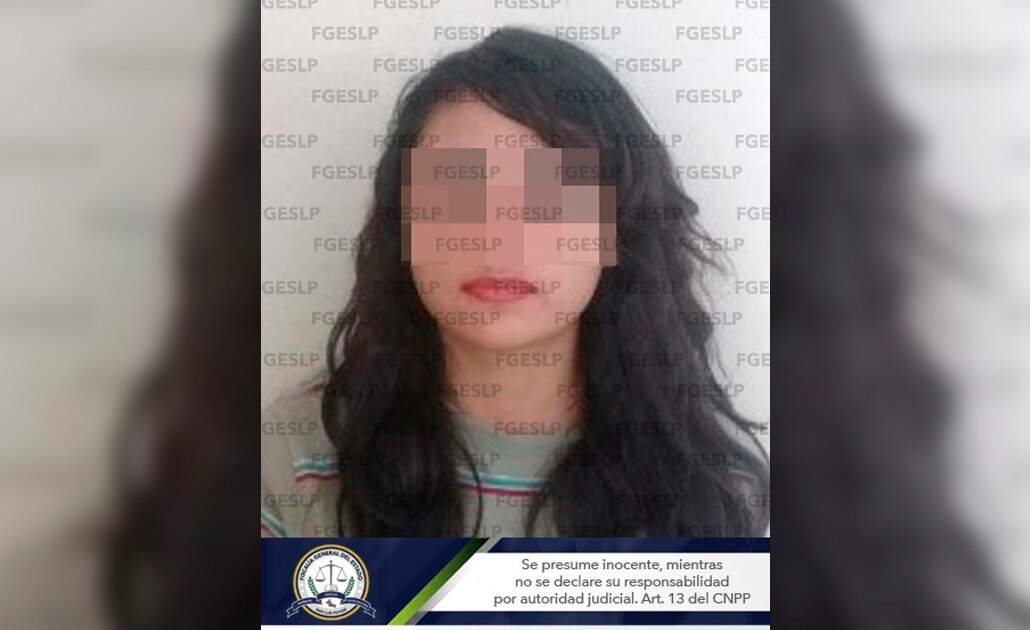 Detienen a mujer que conducía vehículo robado