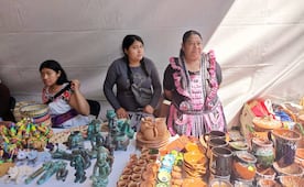 Con exposición y proyección de su labor, artesanos potosinos celebran su día en Plaza de Armas