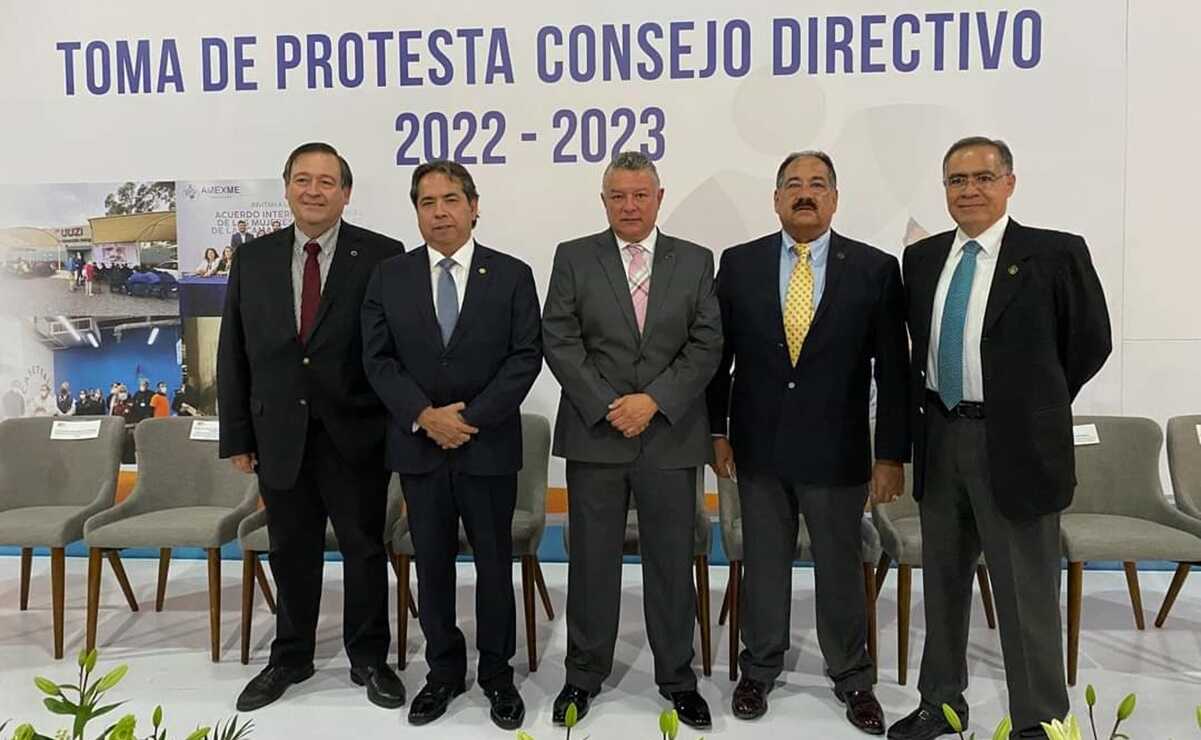 Rinde protesta Juan Puente, un periodo más, al frente de la Unión de Usuarios de la Zona Industrial. Foto: Especial