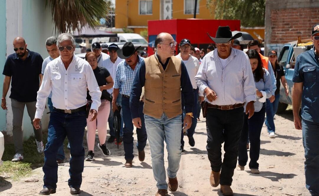 Galindo recorre delegación de La Pila en SLP. Foto: Especial