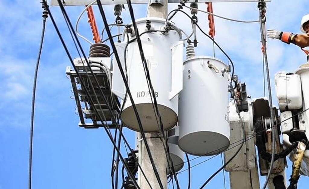 Telecom accederá a 11 millones de postes de la CFE en 2019