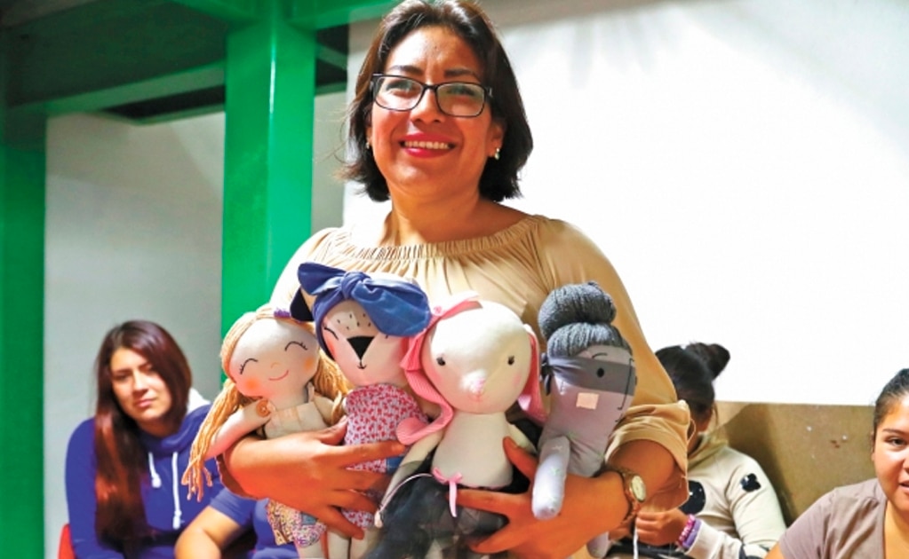 Quienes trabajan en La Cana están preparadas para elaborar diversos peluches. Más de 30% de las ganancias se van a los bolsillos de las mujeres privadas de su libertad. Fotos: DIEGO SIMÓN