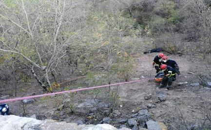 Localizan dos cuerpos en barranco de la carretera Rioverde-SLP