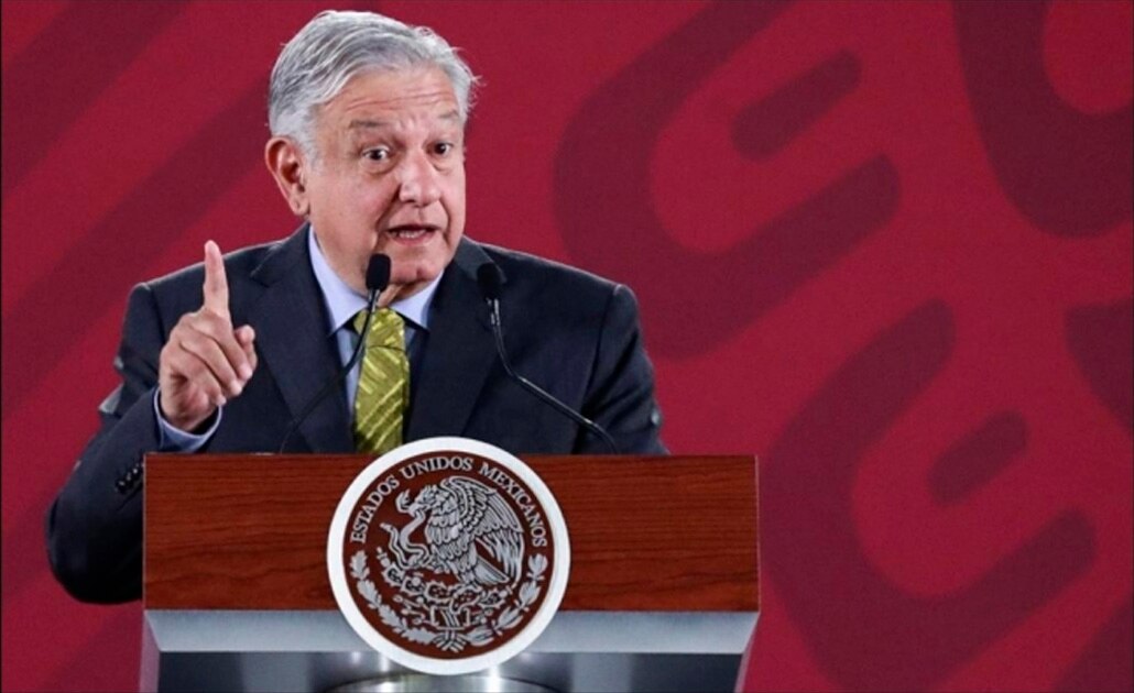 AMLO aplaude inversión de Alfredo Harp en el beisbol