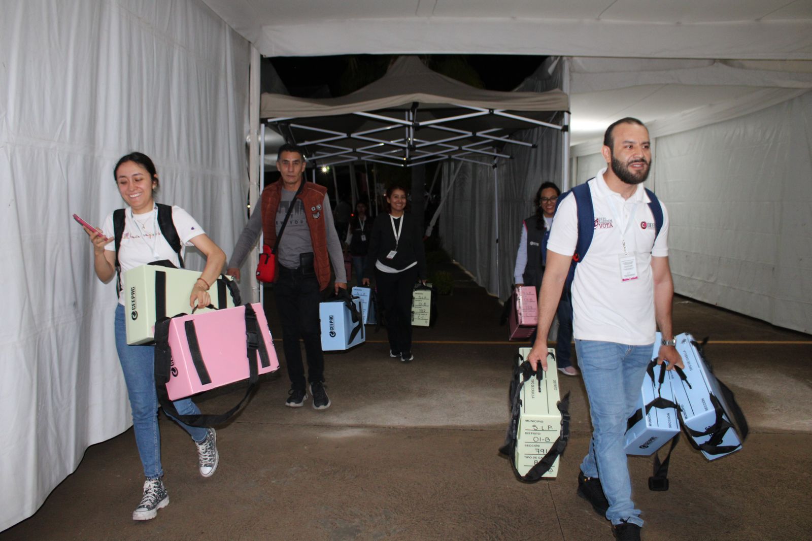 Hasta las 3:30 de la madrugada Ceepac recibió el último paquete de la elección judicial en SLP
