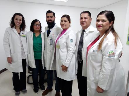 Especialistas extraen y reimplantan útero y feto para retirar tumor