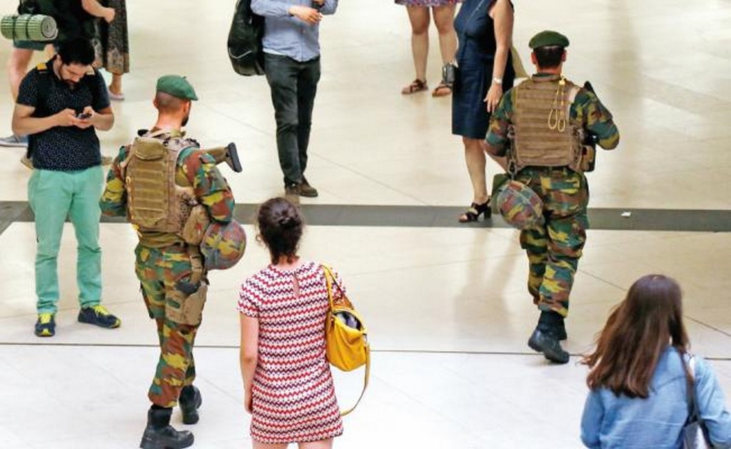 En otros países, ataque a militares se castiga con cárcel