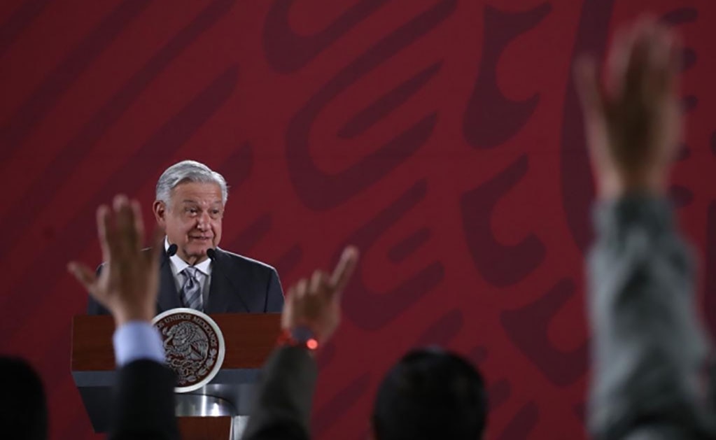 Evita AMLO emitir opinión sobre uniforme neutro, “son temas polémicos”, dice