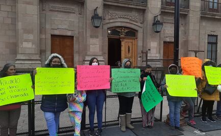 Comerciantes del tianguis Ruta 10 han tenido que tirar y regalar alimentos, tras reubicación por Congreso Charro