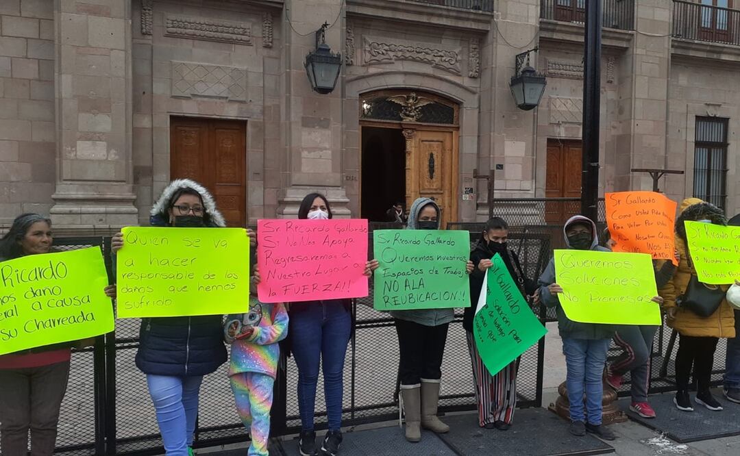 Protesta de comerciantes del tianguis Ruta 10 de SLP. Foto: Regina Arellano