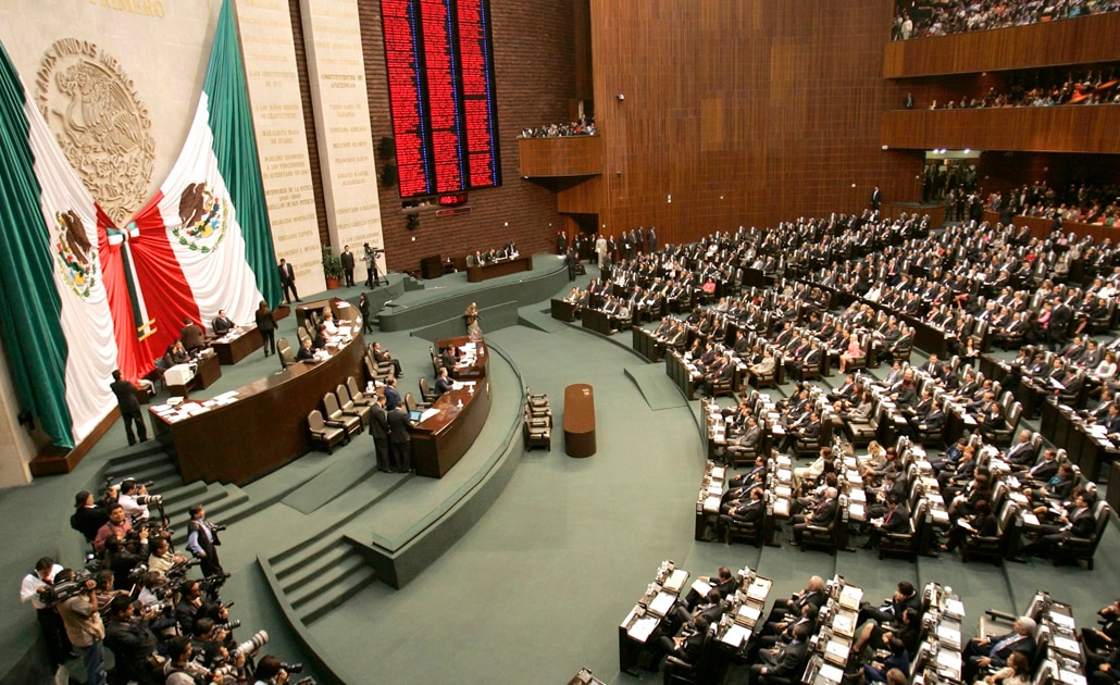 Aprueban ley de publicidad gubernamental; va al Senado