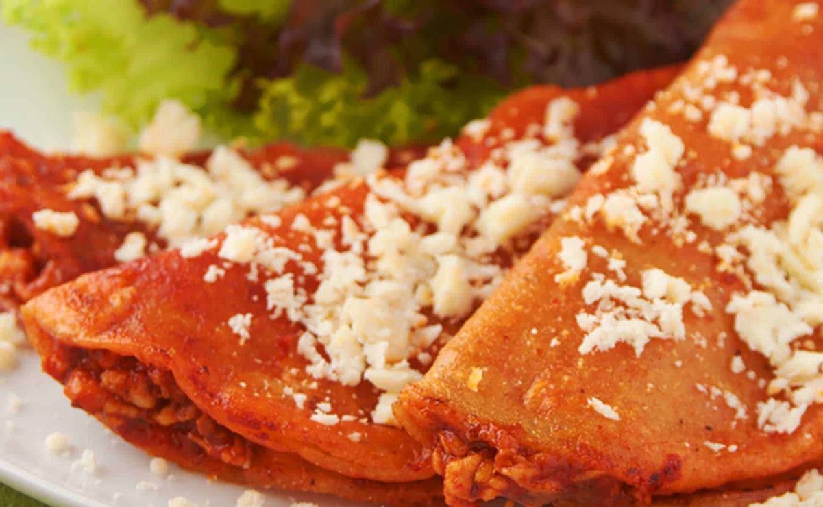 Este día Soledad regalará enchiladas potosinas durante la Fenapo. Foto: Especiales