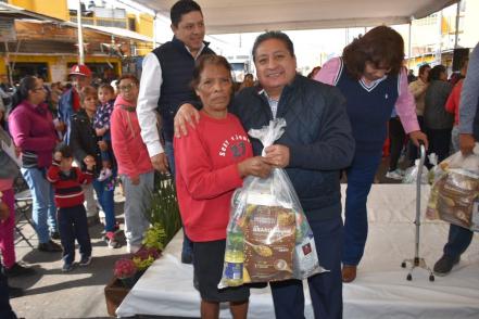 Entregan mil 100 becas alimentarias en Soledad