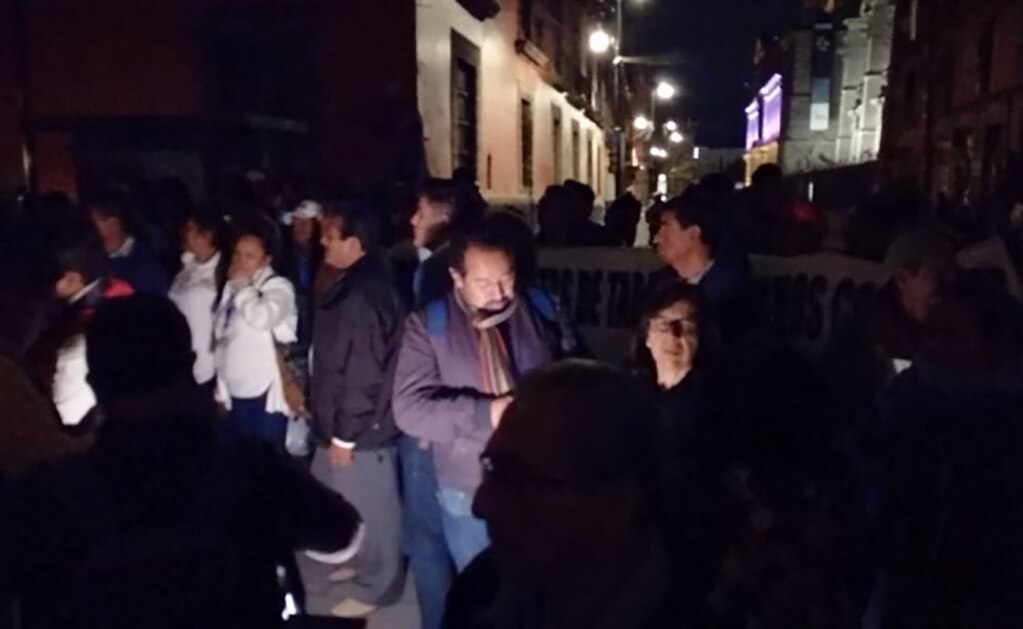 Piden manifestantes destitución de Romero Deschamps del sindicato petrolero