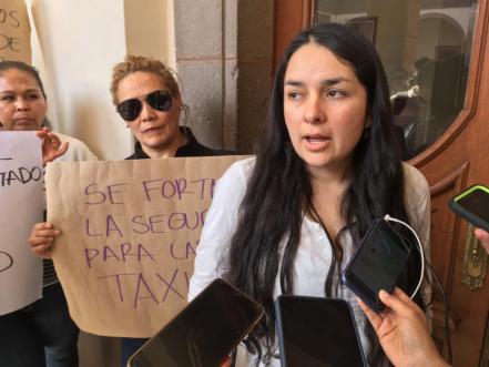 Mujeres taxistas exigen paridad de género en entrega de nuevas concesiones