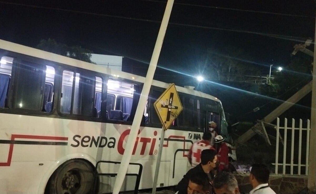 ¡Otra vez! Accidente de transporte de personal deja 30 heridos en la zona industrial de SLP