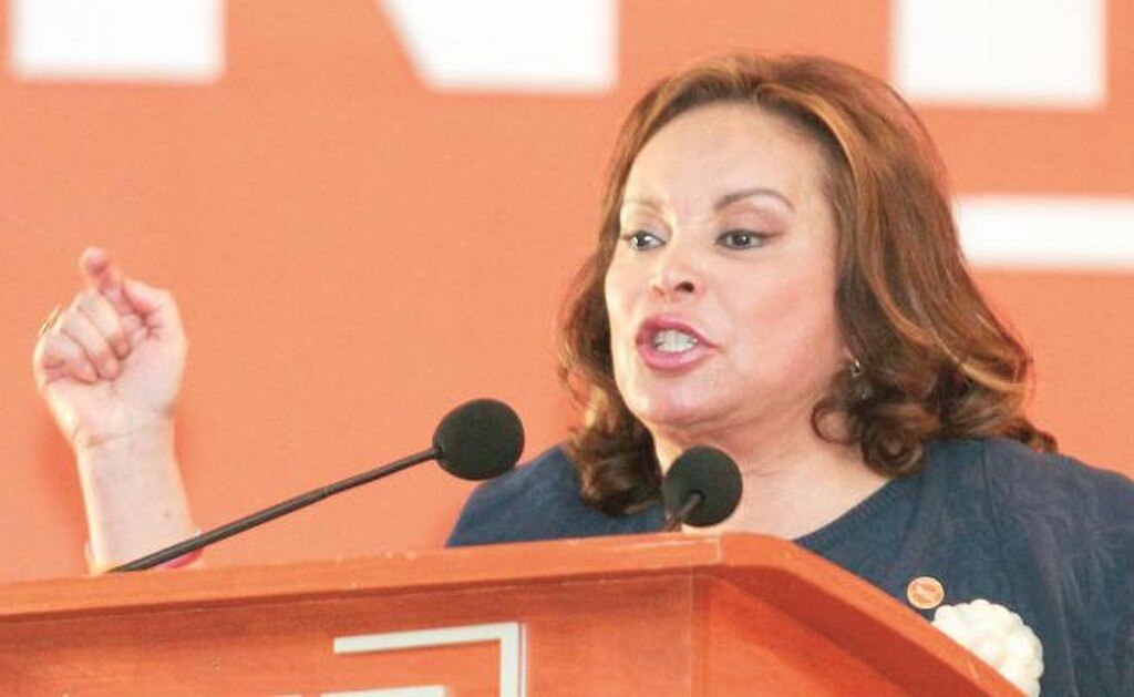  Elba Esther llegó al SNTE con Salinas, se fue con Peña Nieto