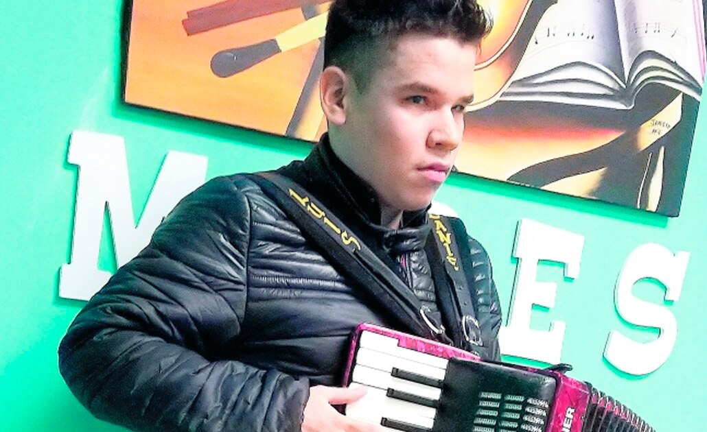 El “Cachorro de Reynosa” lidera un grupo de ciegos, toca 10 instrumentos y habla 3 idiomas