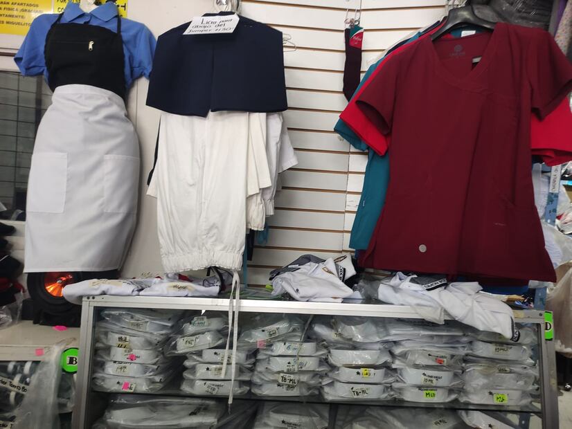 Los uniformes escolares representan un gasto significativo para las familias