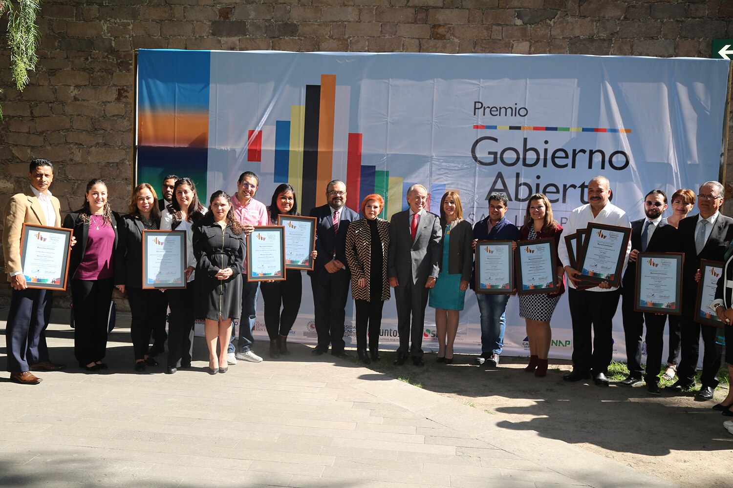DIF Estatal recibe mención honorífica en el premio Gobierno Abierto