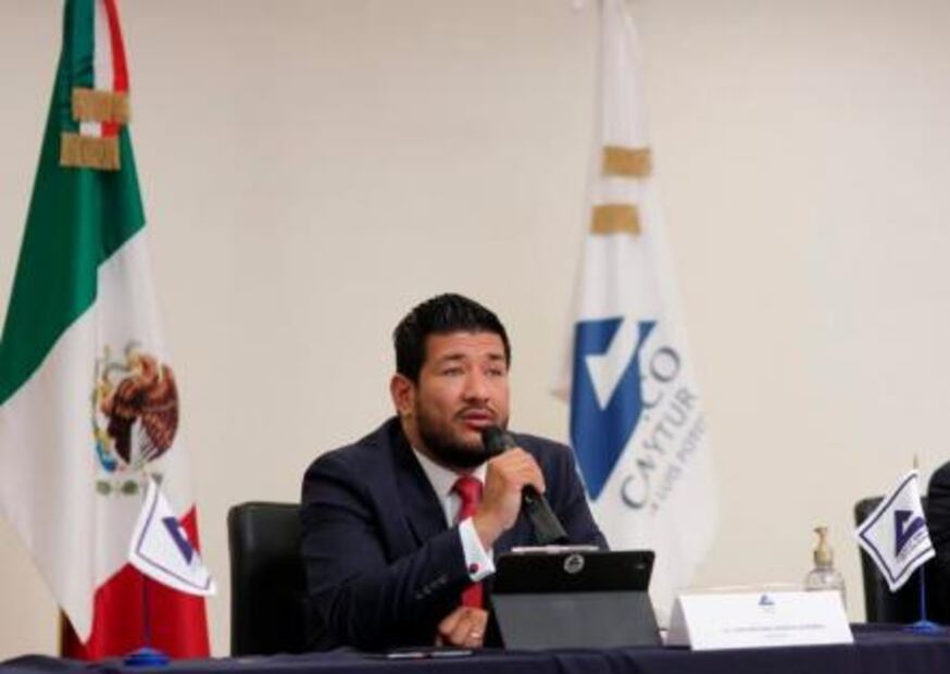 Usuarios desobedecen medidas sanitarias, denuncian transportistas en SLP