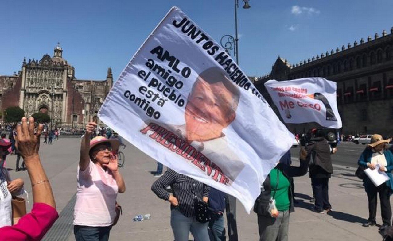 Marchan a favor de AMLO y combate contra huachicoleo
