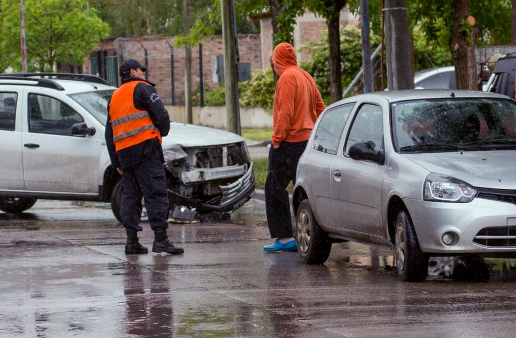 Por lluvias aumentan accidentes automovilísticos: Cruz Roja
