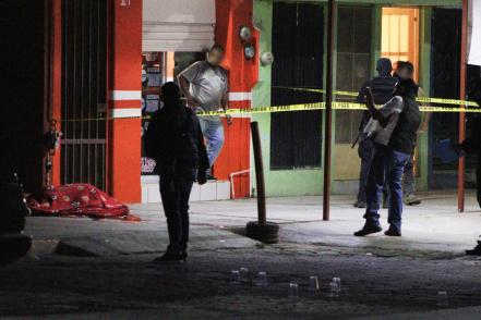 Matan a tres frente a domicilio en colonia Hogares Ferrocarrileros