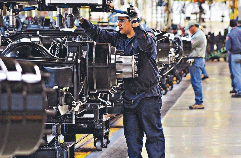 Estrategias de proveeduría, reto para armadoras: clúster automotriz 