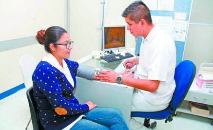 Planea López Obrador abrir universidad para formar médicos y enfermeras en la CDMX