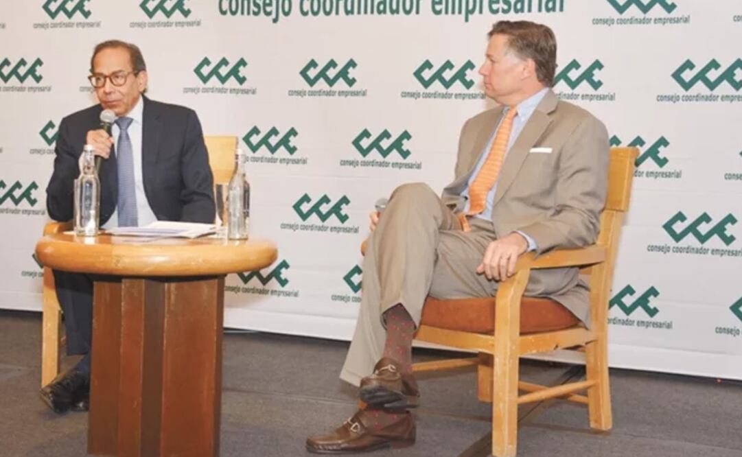 Carlos Salazar Lomelín, presidente del Consejo Coordinador Empresarial, durante el encuentro que se sostuvo este viernes con el embajador estadounidense en México, Christopher Landau. Foto: CORTESÍA