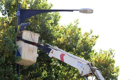 Proyecto para iluminar zona industrial en SLP con avances de hasta 60%: UZZI