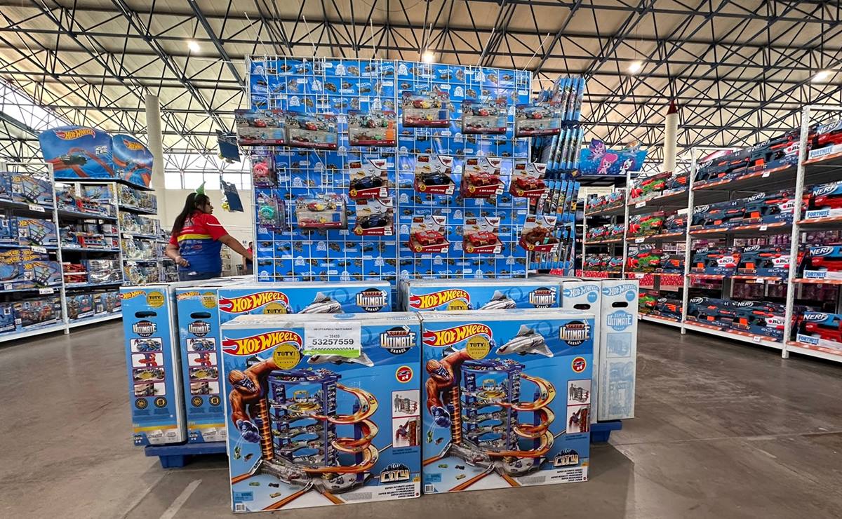 Incrementa aforo en jugueterías del Centro Histórico de SLP y Villa Navideña de la Fenapo