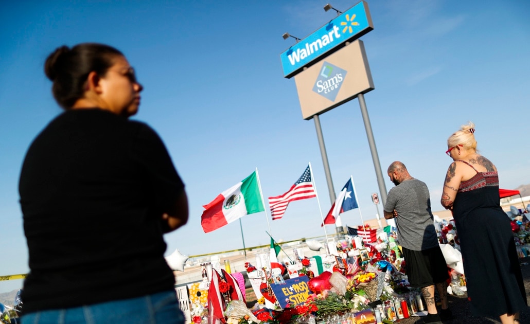 Mexicanos presentan denuncia contra Walmart por ataque en El Paso, Texas