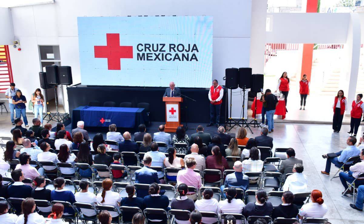 Secretaría del Trabajo y Oficialía Mayor reciben premio de la Cruz Roja por su labor humanitaria