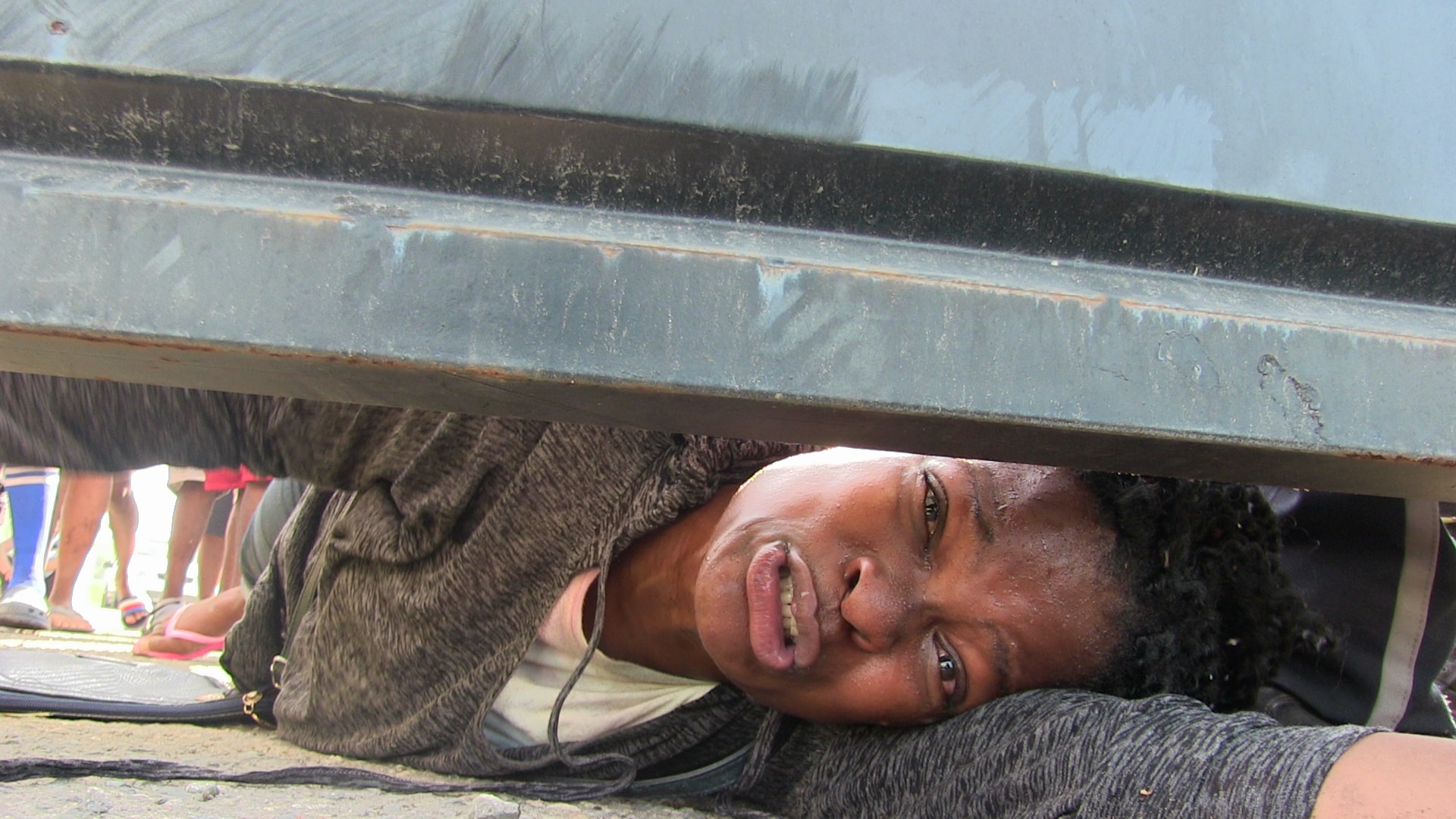 Tras foto de migrante haitina, el INM asegura que brinda servicios básicos