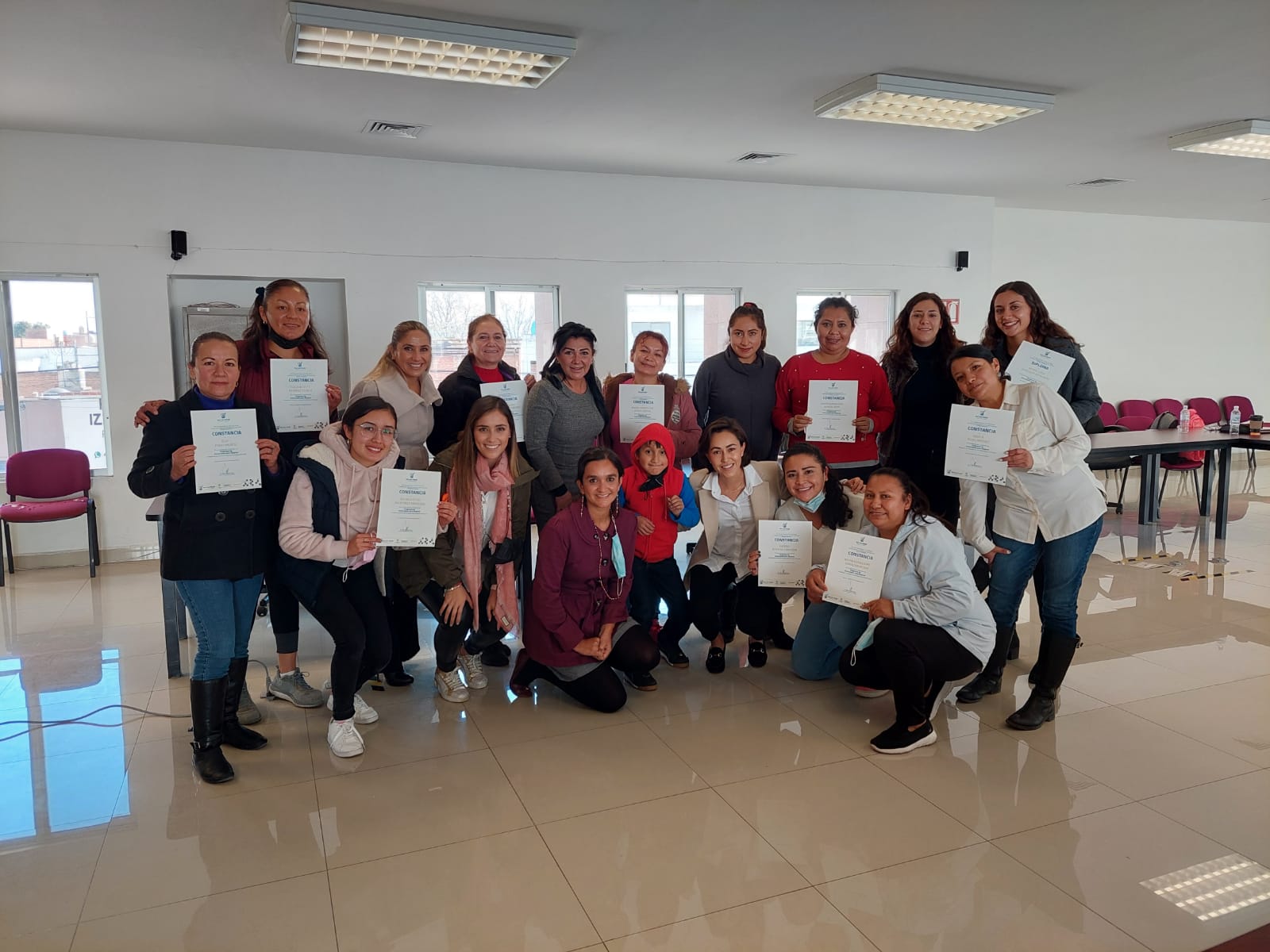 Capacitan a mujeres del Centro de Justicia de SLP sobre emprendimiento